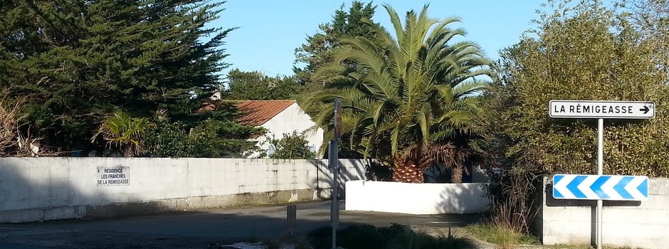 12 - Entrée résidence.jpg