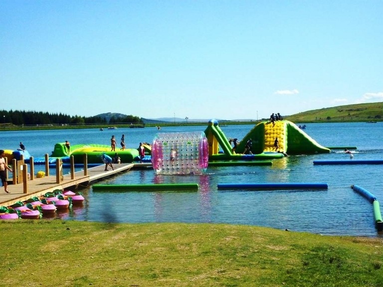 Plage du lac des hermines à Super Besse.