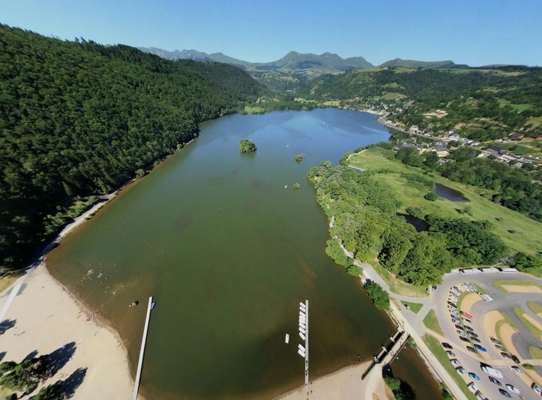 Panoramique du lac Chambon.