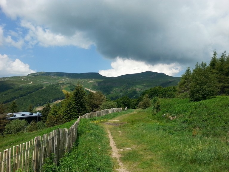 Chemin vers le Chambourguet à Super Besse.