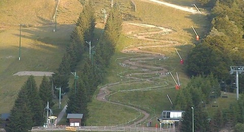 Parcours de glisse sur herbe à Super Besse.